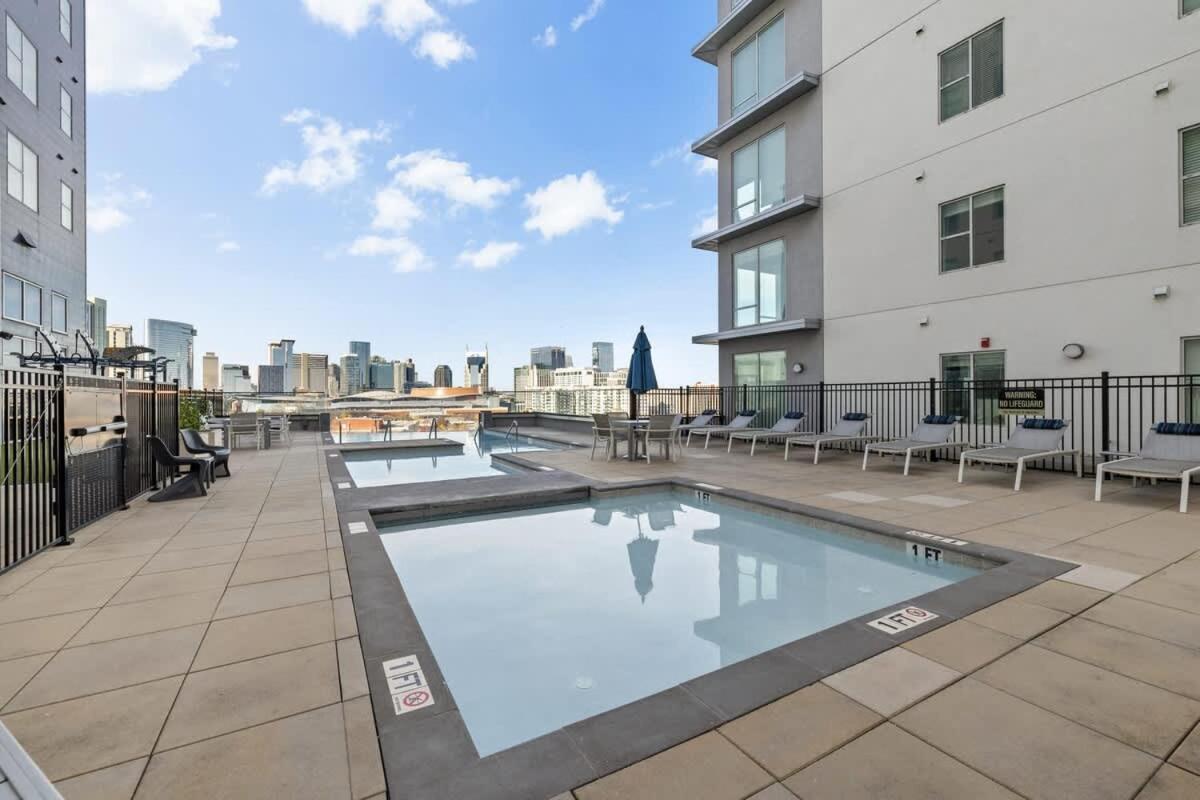 1BR retreat near Ryman with gym access - 4