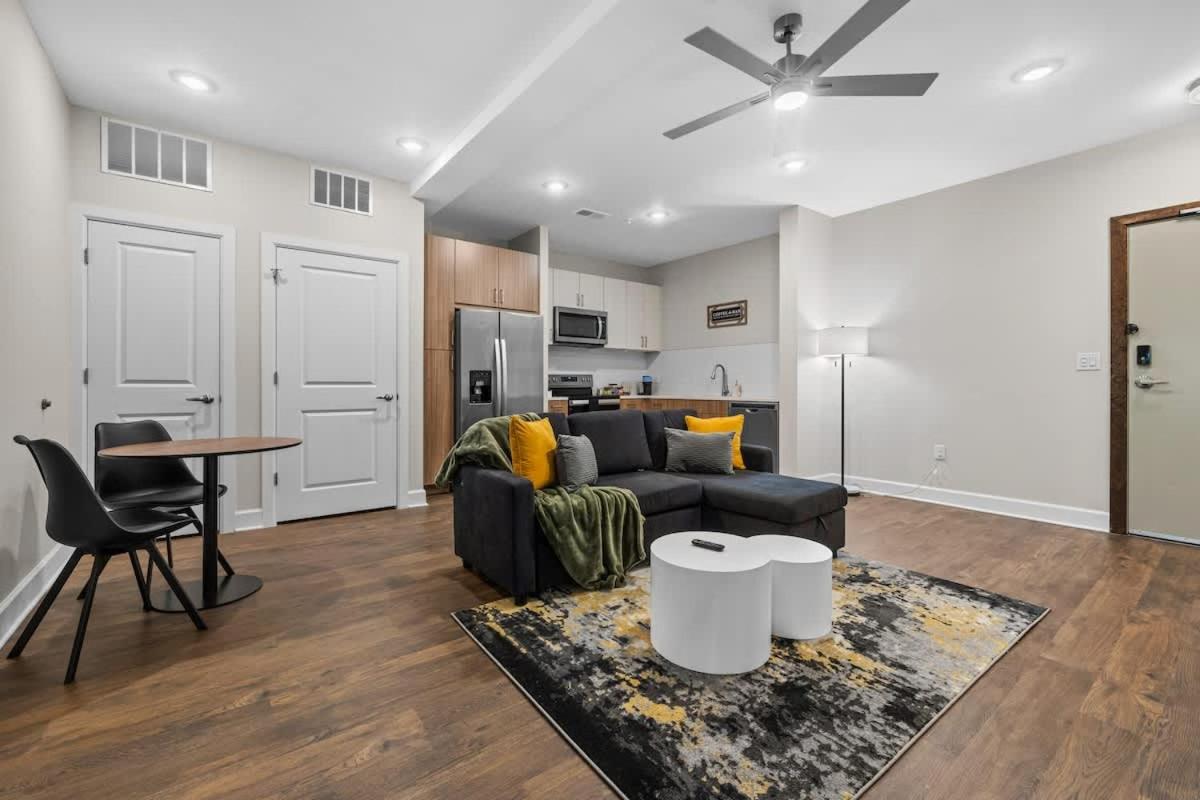 Modern Nashville 1BR Walk to Gulch and Broadway