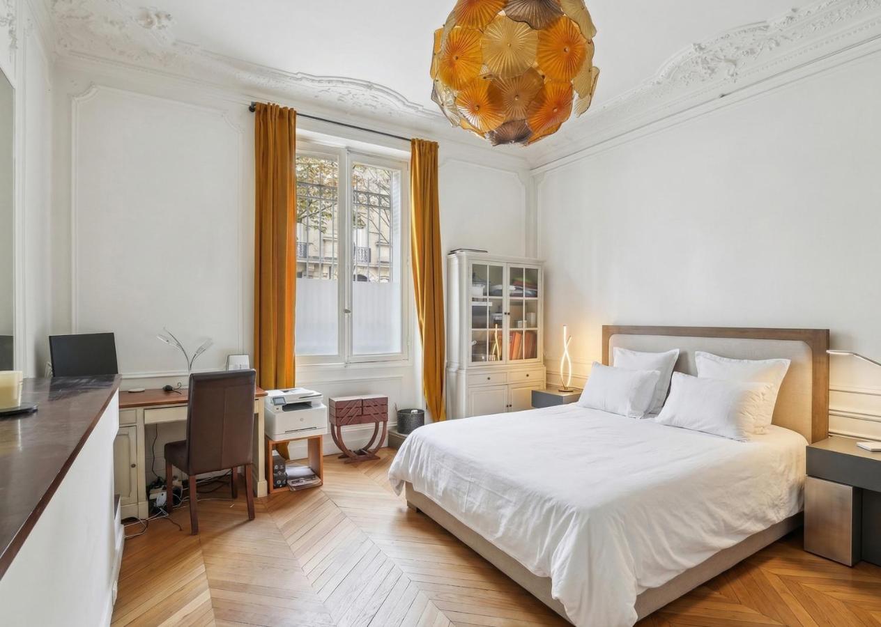 3 BR Champs de Mars Eiffel Tour View - 2