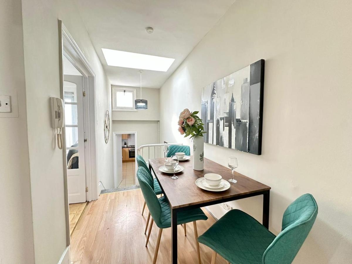 Hyde Park Beautiful Family Apartment - 4