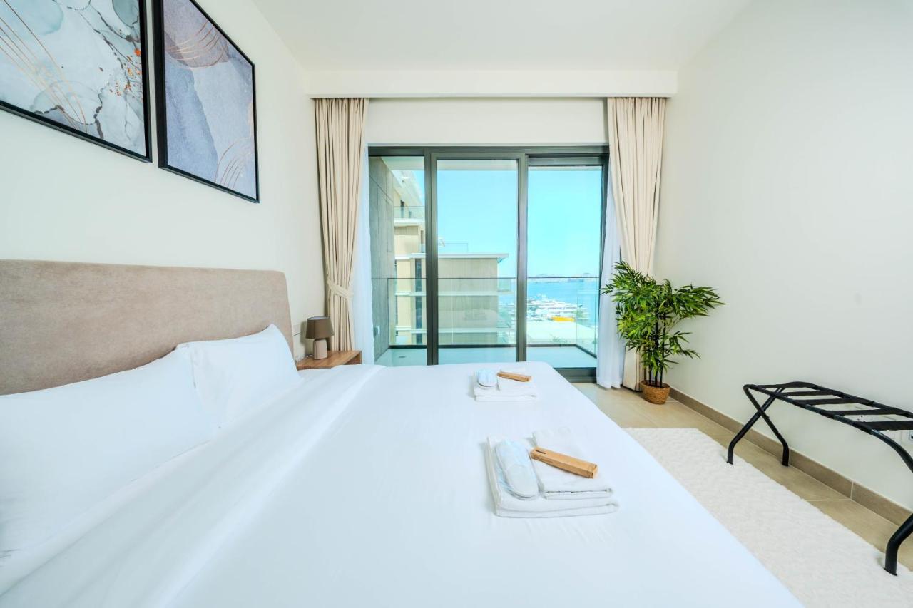 Beyond Stays - Luxury 2 Bedroom Waterfront Apartment with Sea Views - Port Rashid - 3