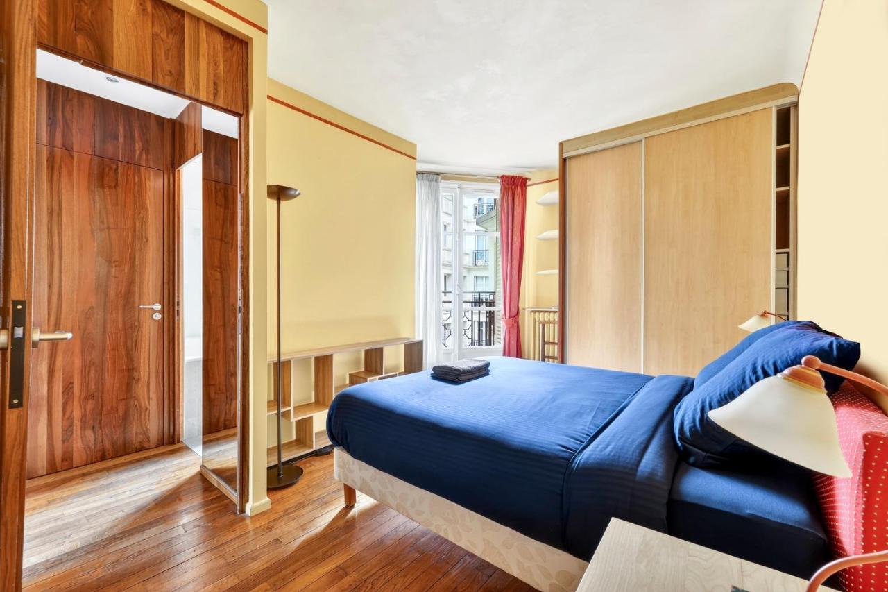 Quartier Arc de Triomphe 2 Bedroom Apartment with Netflix - 2