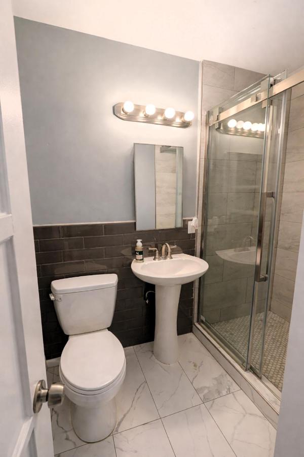 Cozy Hollywood Studio with Kitchenette near Hollywood Sign and Walk of Fame - 3