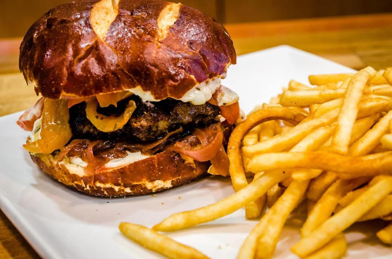 Cozy Hollywood Studio with Kitchenette near Hollywood Sign and Walk of Fame - 5