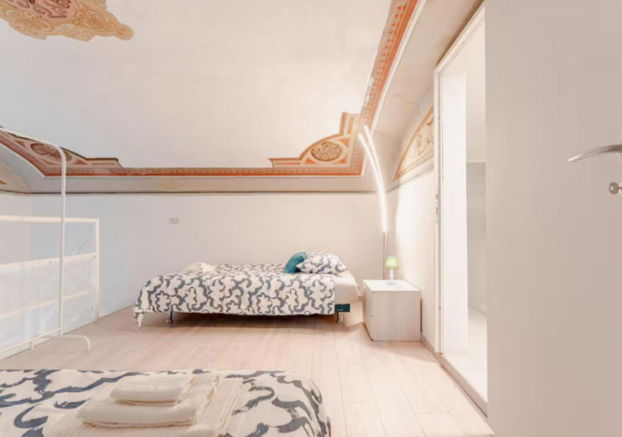 Santa Maria Novella , 2 minuti dalla Stazione , Loft & Garden ! Firenze - 2