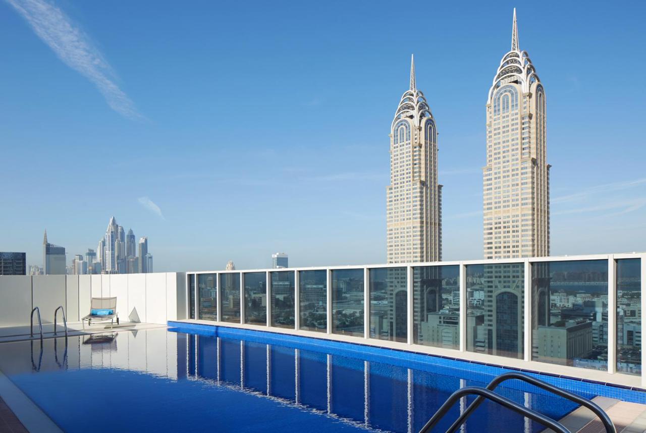 Rooftop swimming pool: Dusit D2 Kenz Hotel Dubai