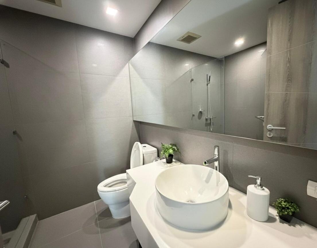 Luxury 2BR 2BA Trapezo Walk to MRT QSNCC - 4