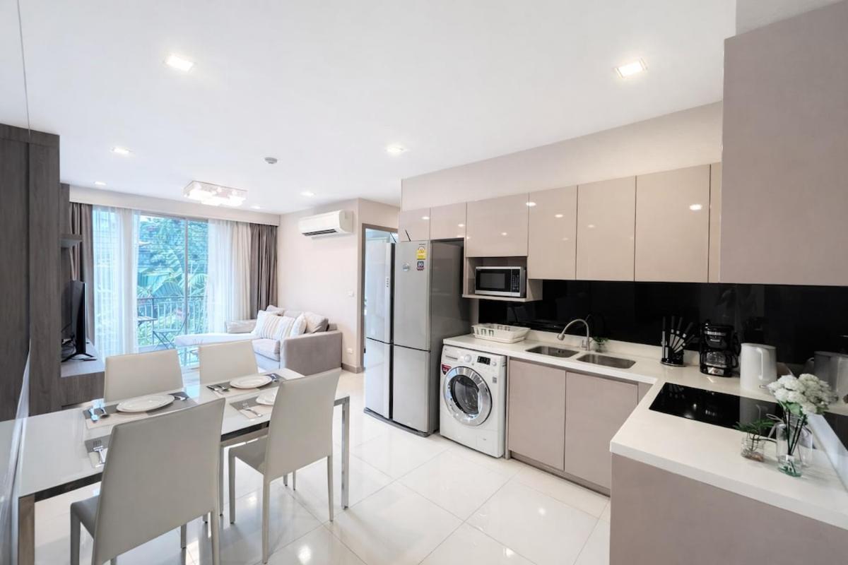 Spacious 2BR Condo with 2 Balconies in Sukhumvit16 - 2
