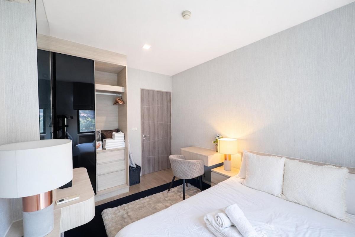 Spacious 2BR Condo with 2 Balconies in Sukhumvit16 - 3