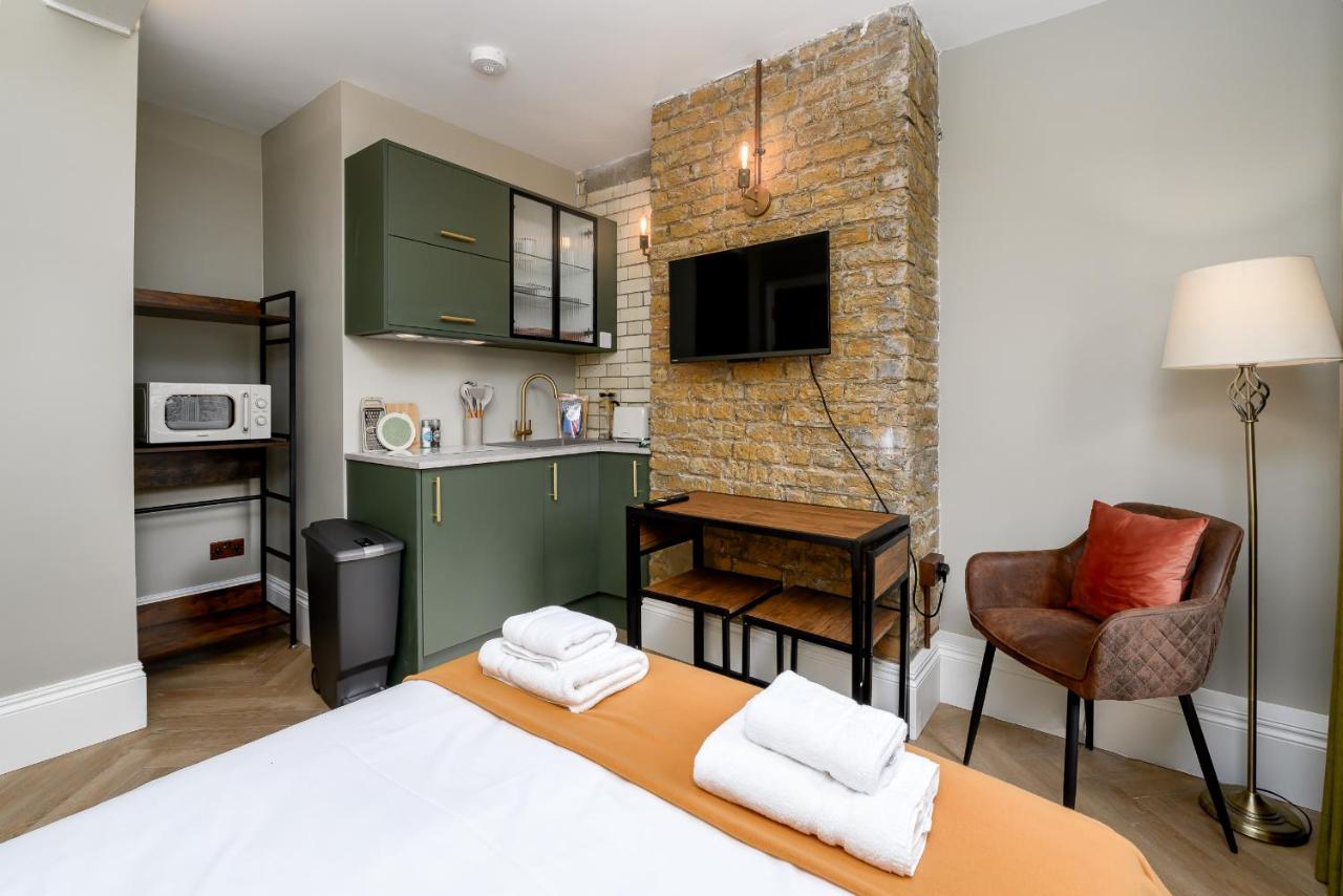 Brixton Loft's - Your Apartment - 4