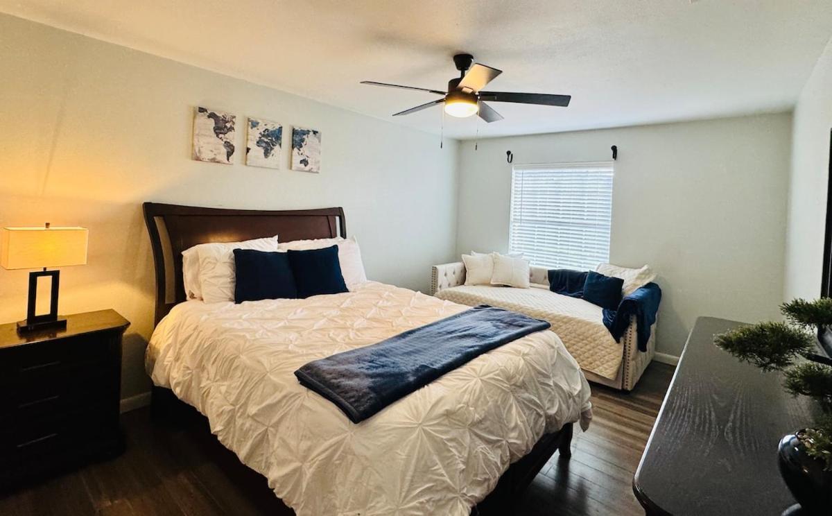 Austin Hotspot I Minutes to Airport, Downtown and F1 - 2