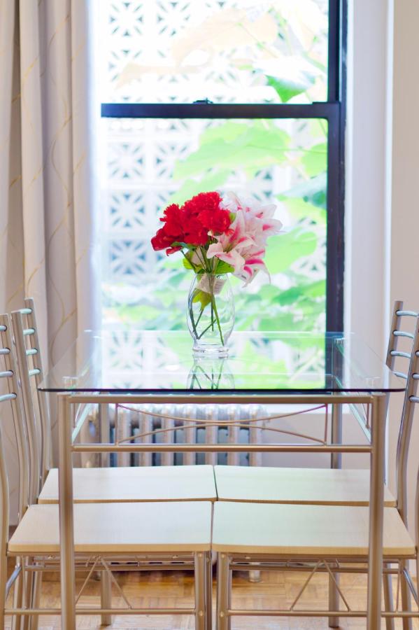 Time Square 2 Bedroom Apartment Stays! - 3