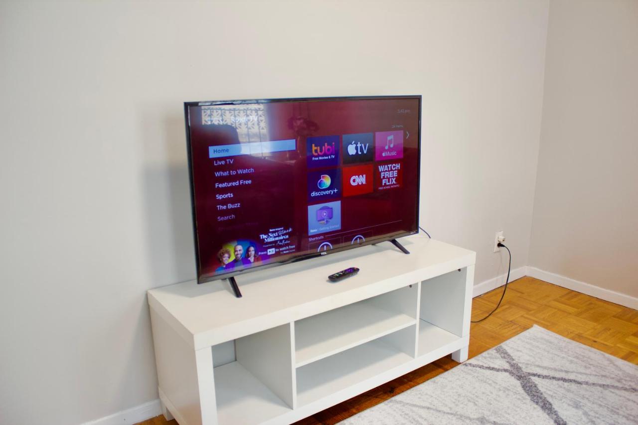 Time Square 2 Bedroom Apartment Stays! - 4