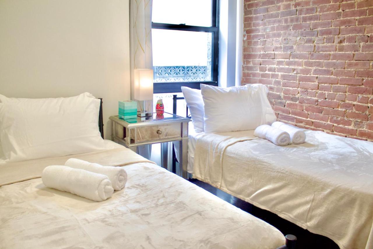 Time Square 2 Bedroom Apartment Stays! - 5