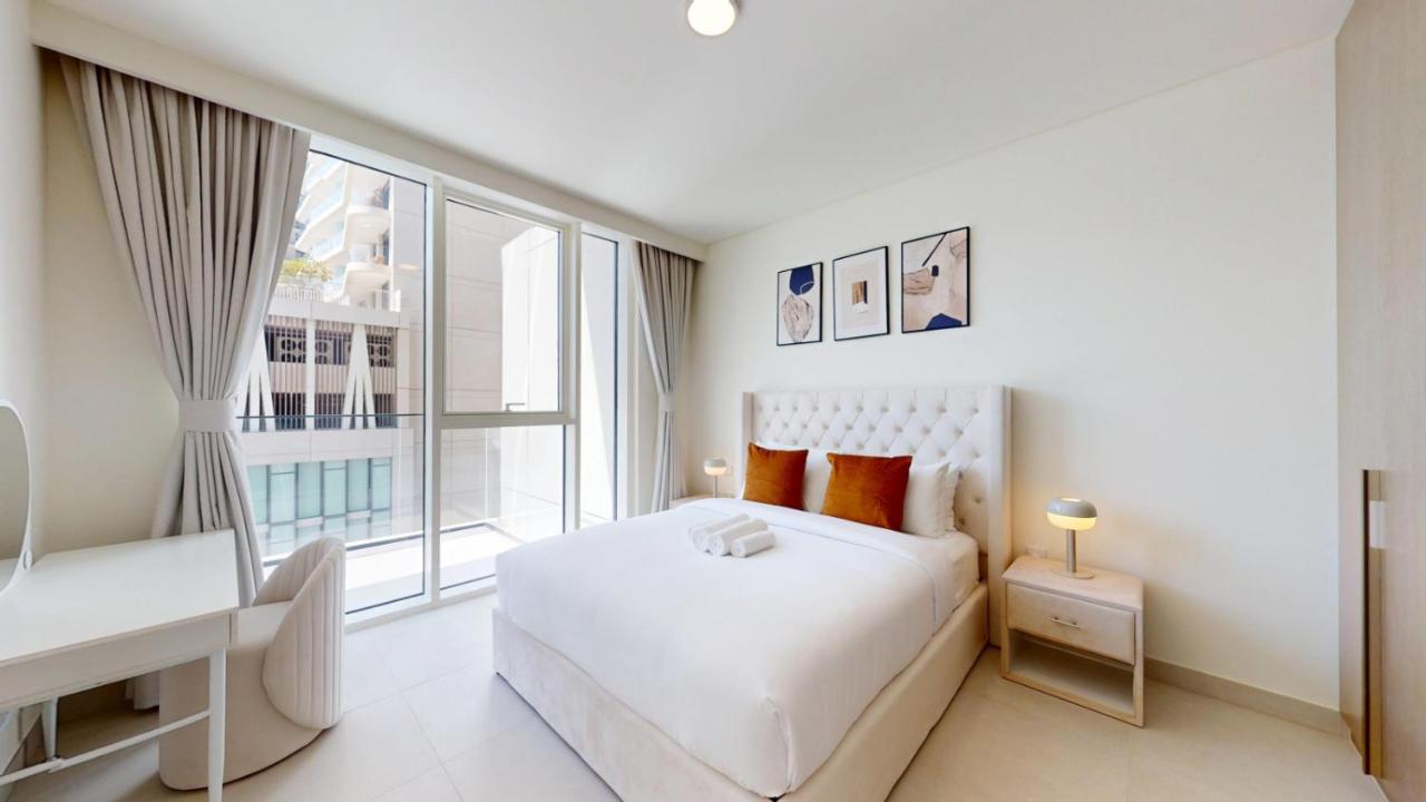 Vacationer Holiday Homes l Perfect 1 Bed l City Skyline Views l Coastal Haven - 2