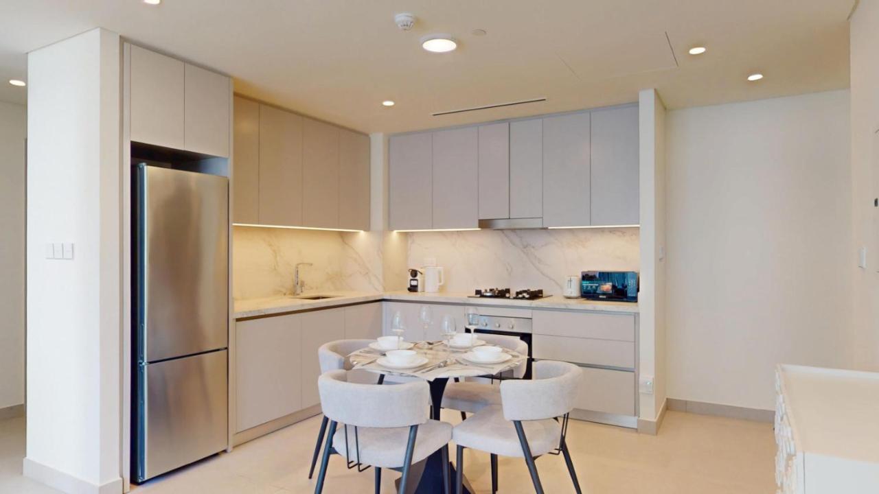 Vacationer Holiday Homes l Perfect 1 Bed l City Skyline Views l Coastal Haven - 5