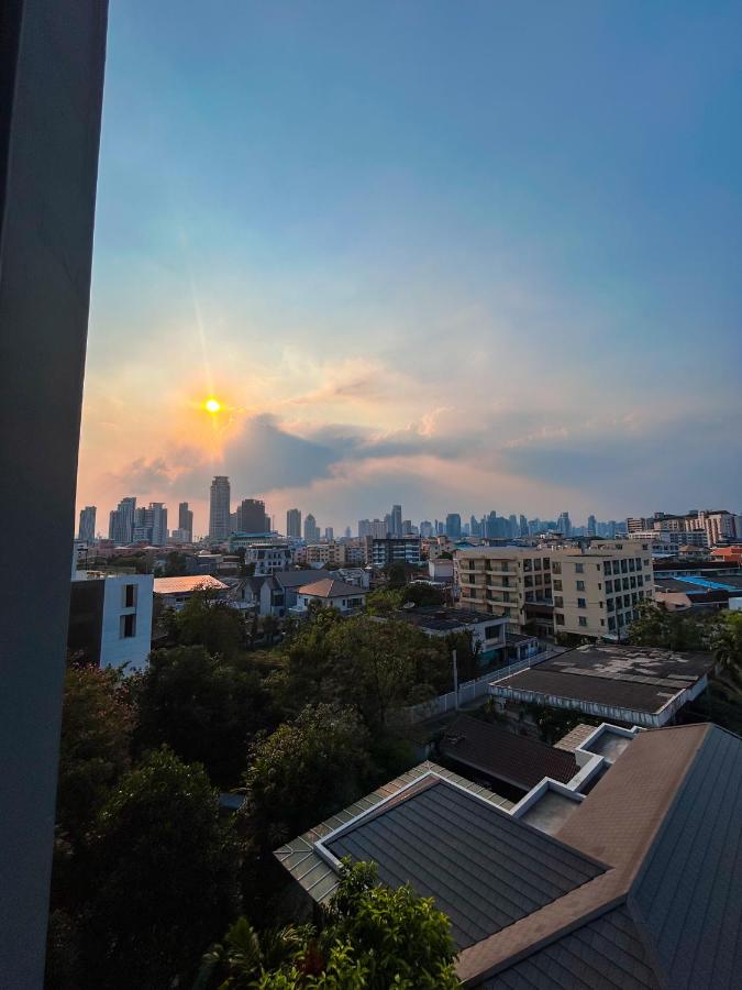 Luxury apartment near On Nut BTS station with swimming pool - 2