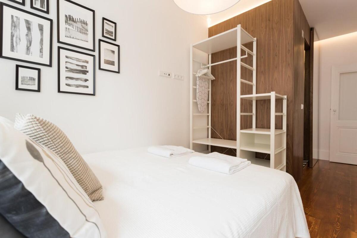 Sunlit Two-Bedroom Retreat in Central Lisbon - 5
