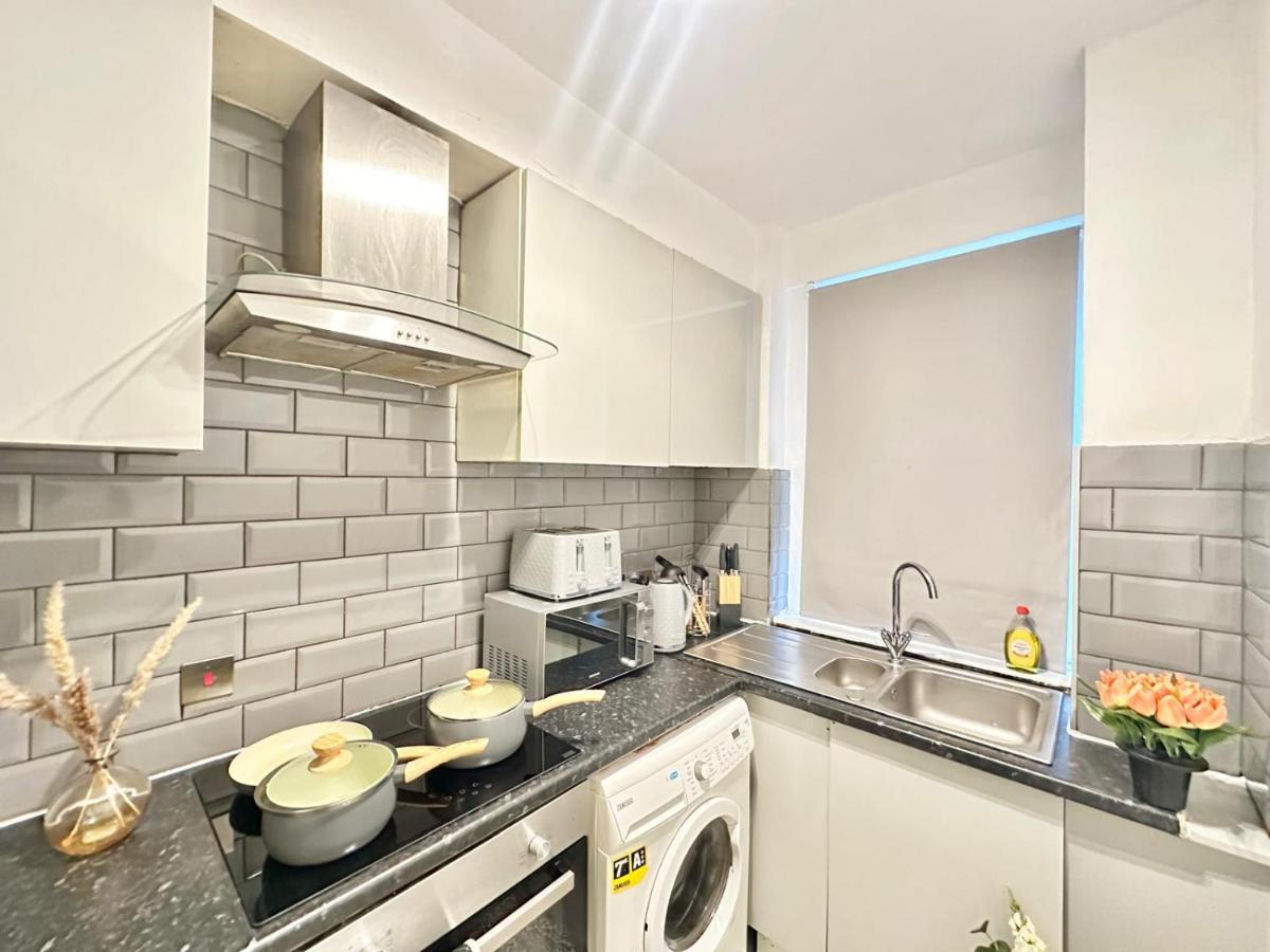 Hyde Park Family Residence - 4