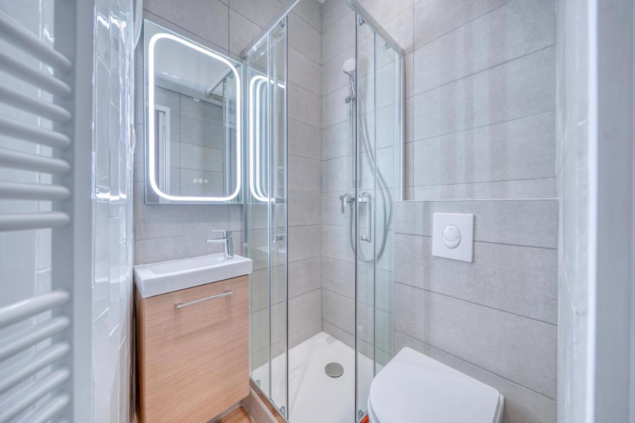 Tiny studio canal st martin Buttes Chaumont - 5