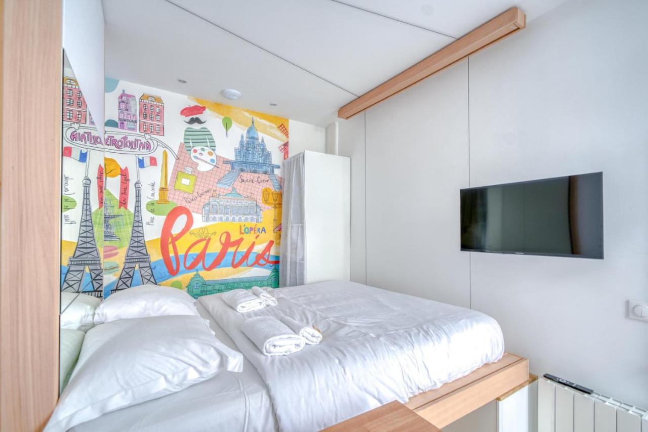 Tiny studio canal st martin Buttes Chaumont - 4