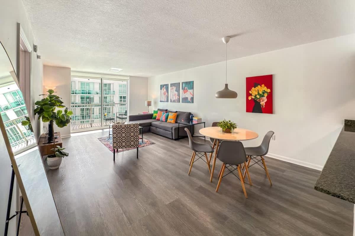1BR Brickell High-Rise Condo - Balcony & Parking - 2