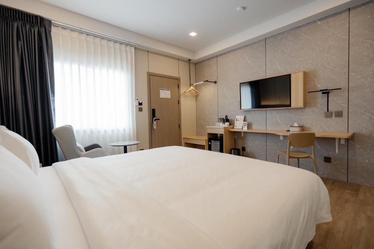 HippoTel Khaorang Phuket Town - 4