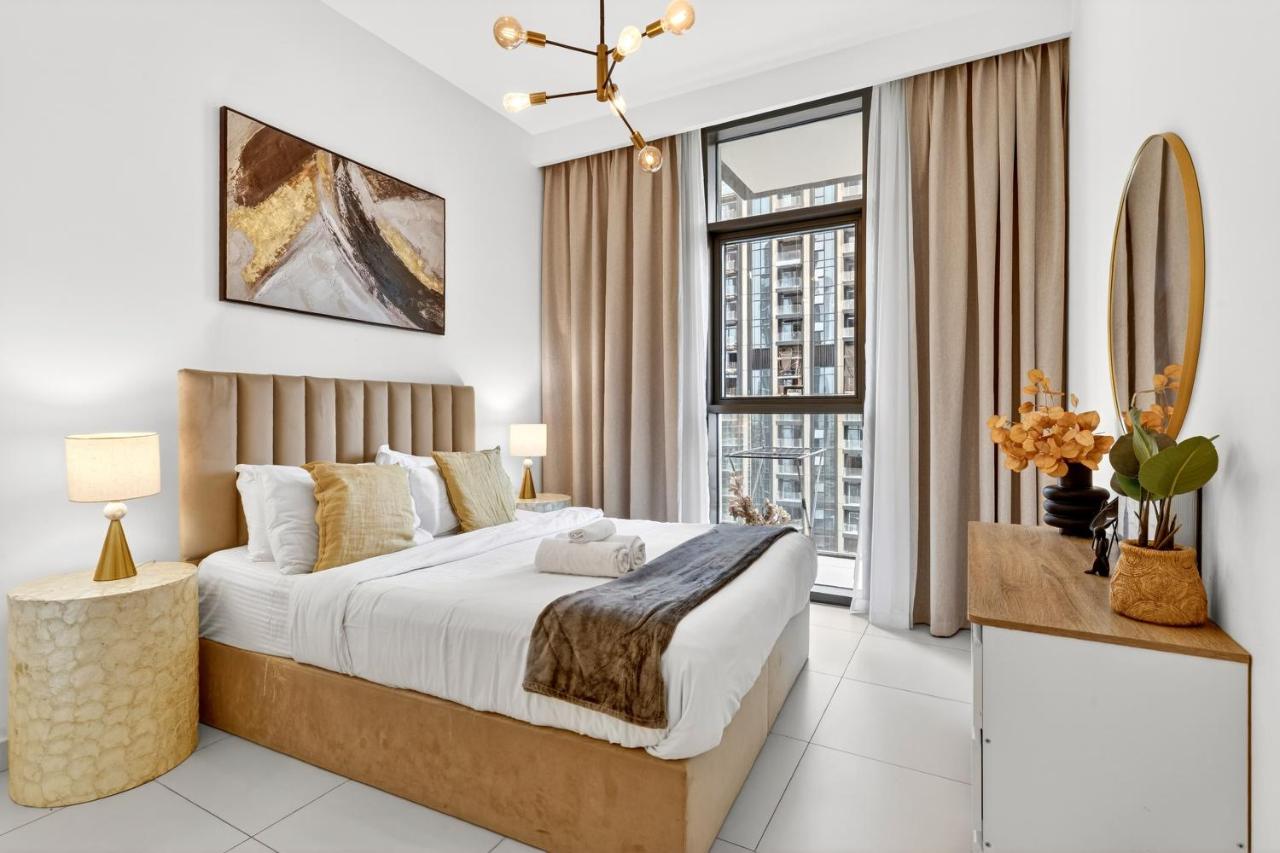 ALiving Luxury 1BR I Near Burj Khalifa & Dubai Mall I Burj Crown, Downtown Dubai - 2