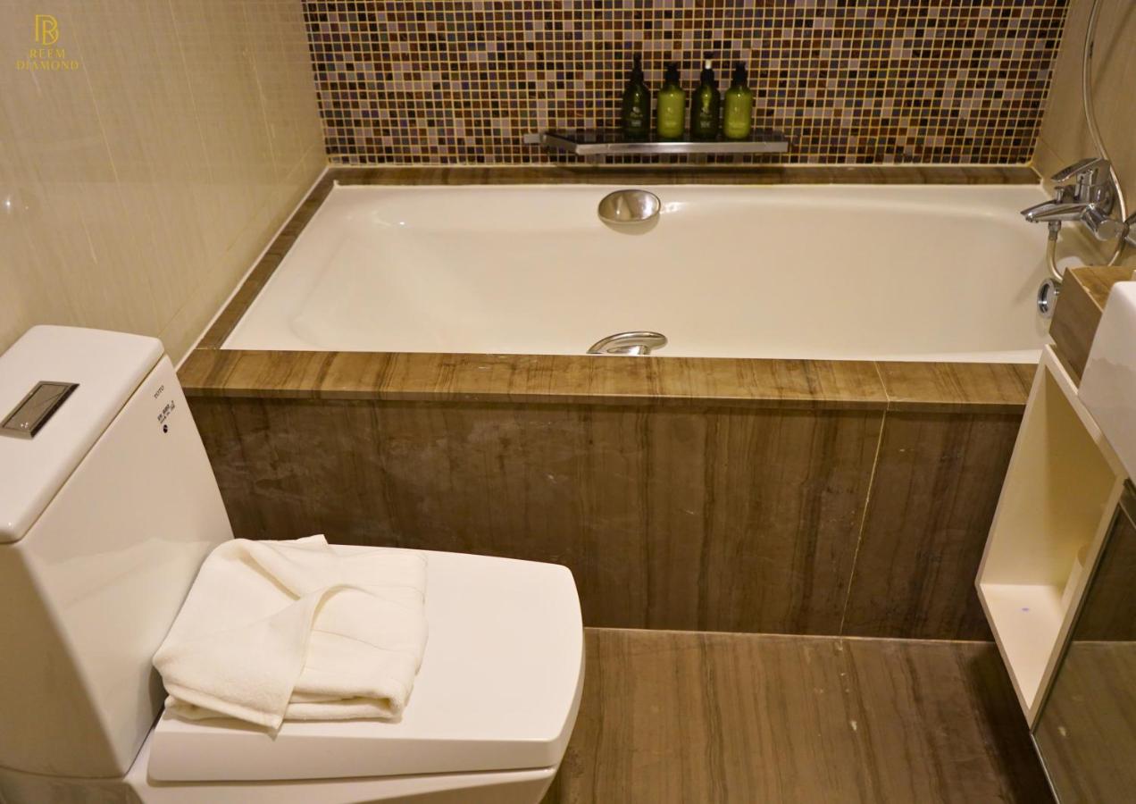 Sunlit Sea Breeze 2BR Retreat - 2