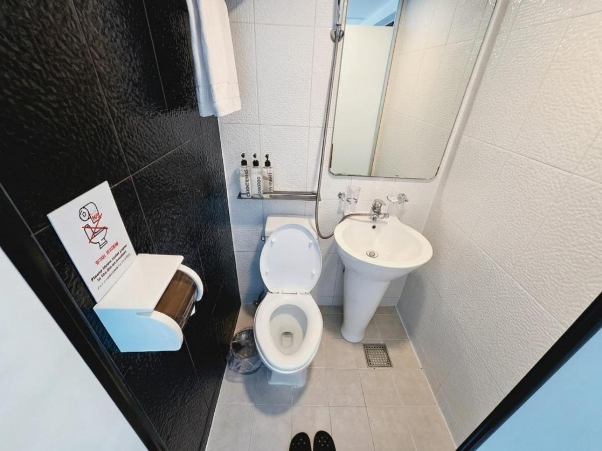 Ekonomy Hotel Myeongdong Premier - 5