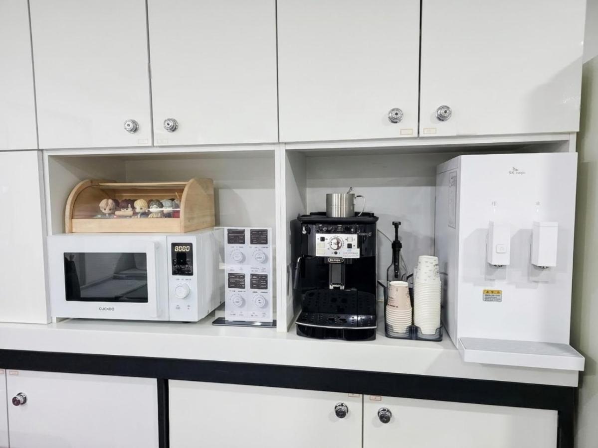 Ekonomy Hotel Myeongdong Premier - 3