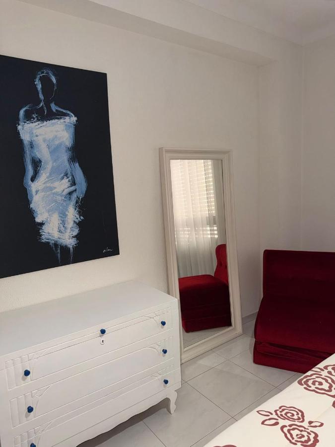 Apartamento T1 em altura a 250m da praia - 3