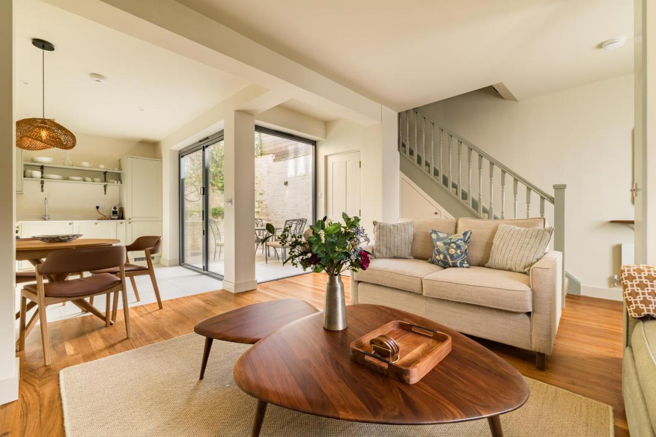 Your Home - 2 bedroom Mews House in Notting Hill