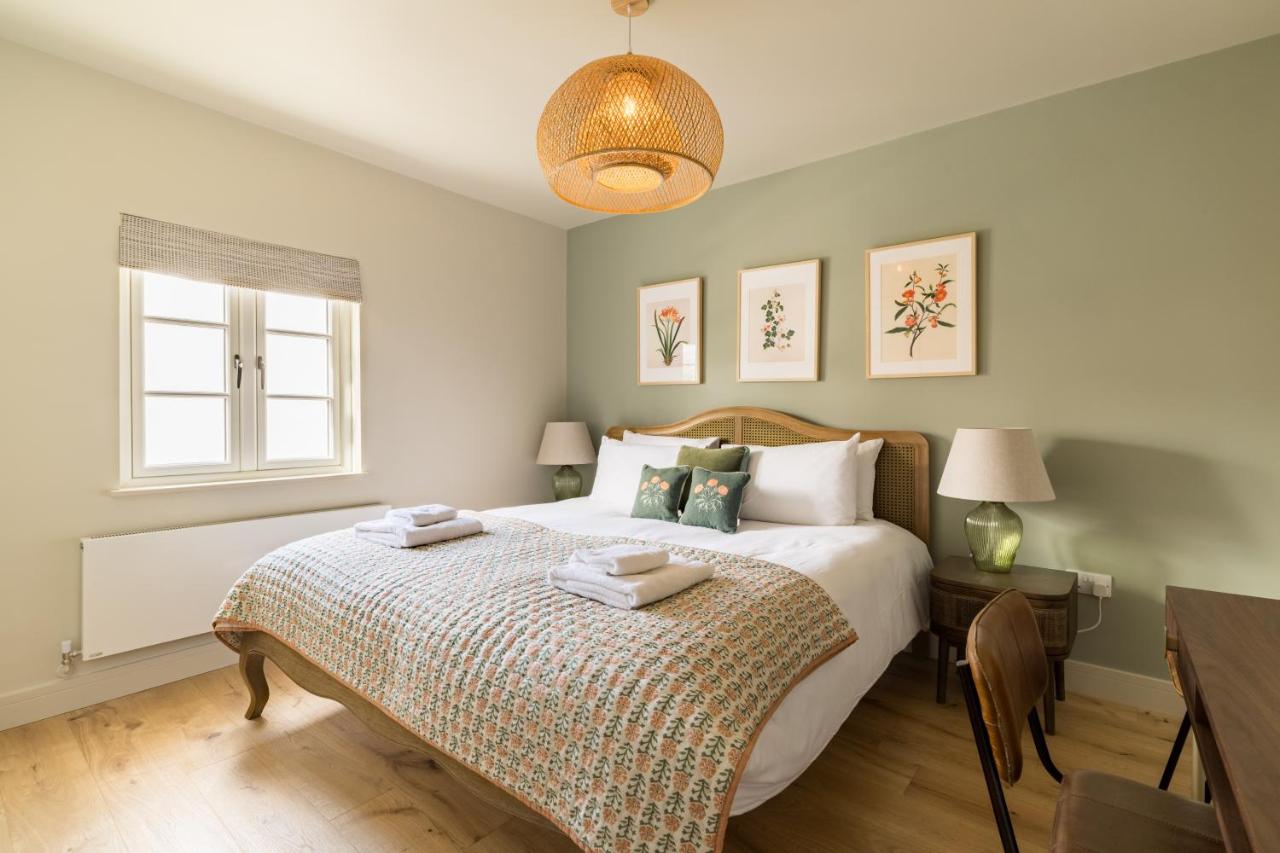 Your Home - 2 bedroom Mews House in Notting Hill - 3