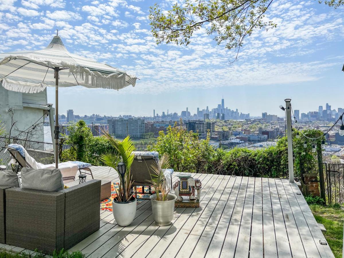 Amazing views of NYC and Patio 10 mins from NYC - 5