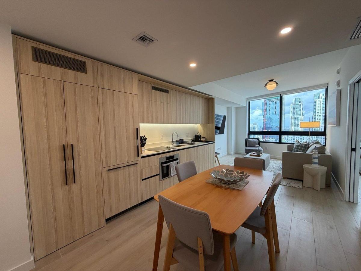 Downtown Miami Stay with Pool and Fitness Center - 4