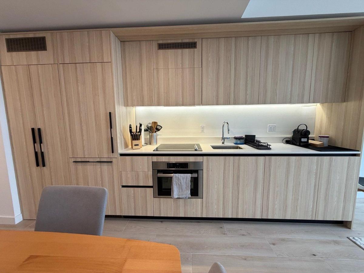 Downtown Miami Stay with Pool and Fitness Center - 3