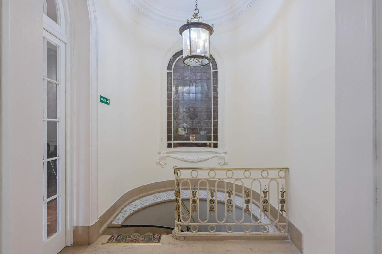 LDV Aparts 7D by MOT Rentals - 4