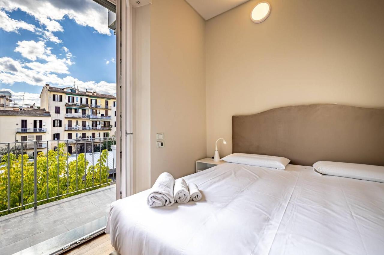 YD Bright 2-Bedroom Retreat with Elevator