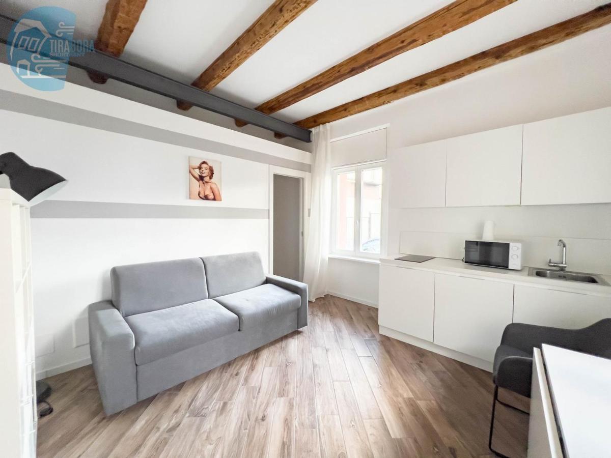 Basovizza 3 Alessandro Tirabora Short Rent - 4