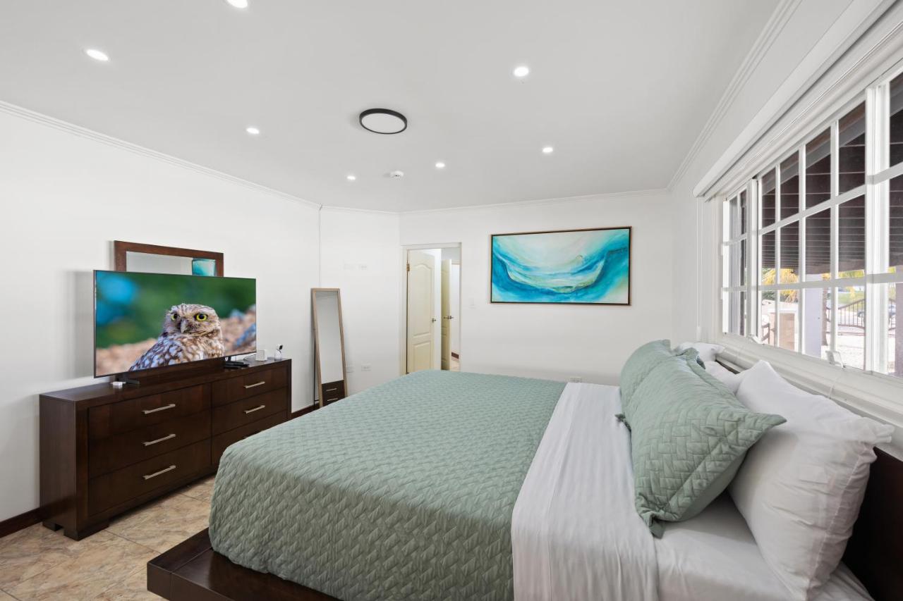 Serenity at Baby Beach - 2