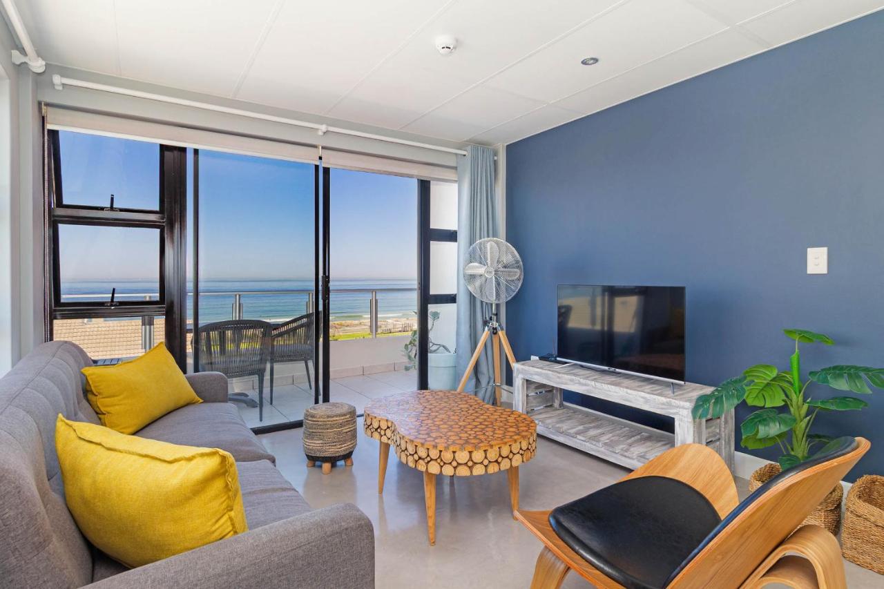 Beachfront Bliss with Pool & Ocean Views - 5