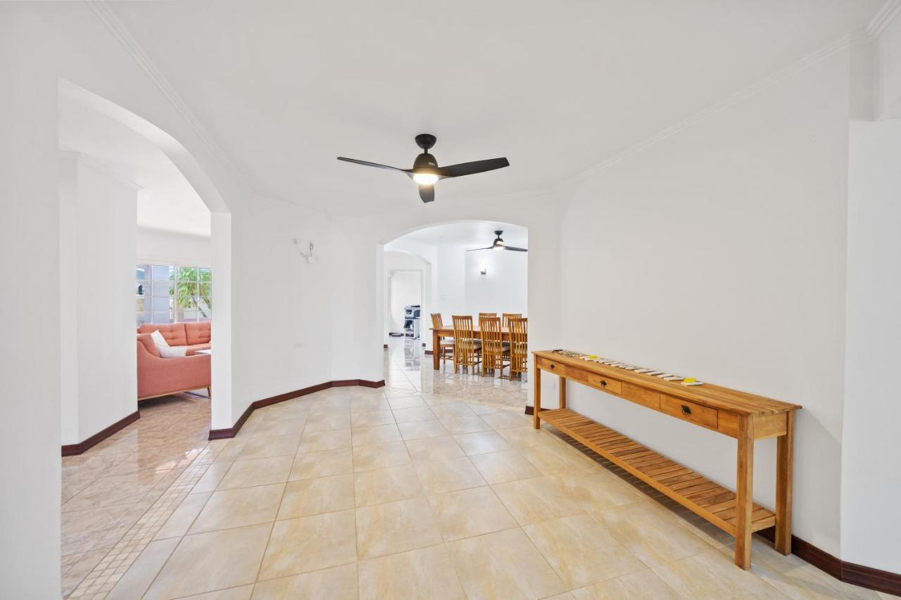 Serenity at Baby Beach - 5