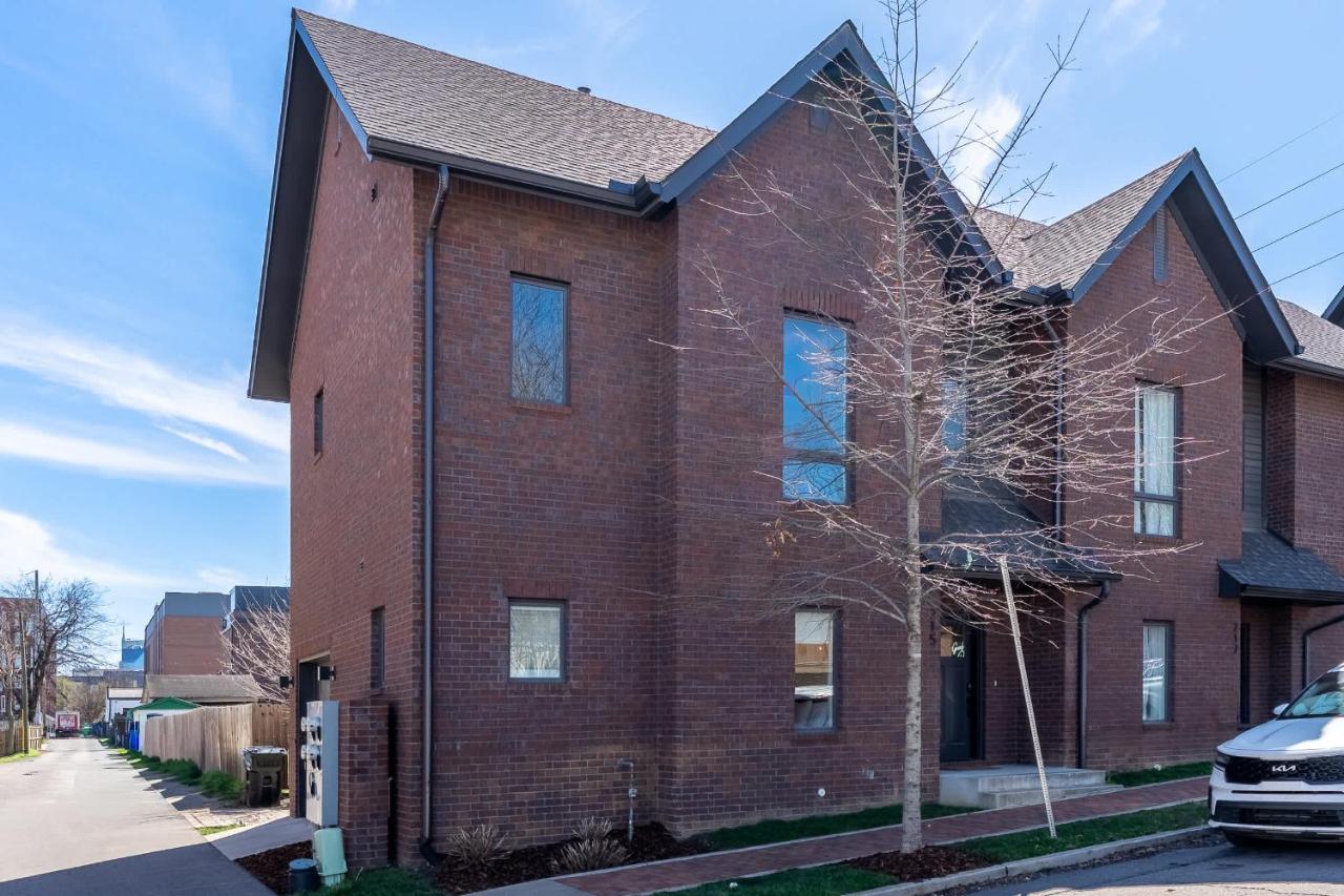 The Velvet Vinyl- Private Rooftop & Near Broadway - 5