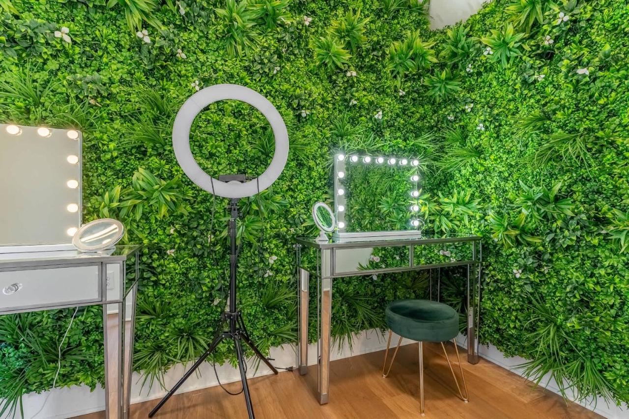 The Velvet Vinyl- Private Rooftop & Near Broadway - 2