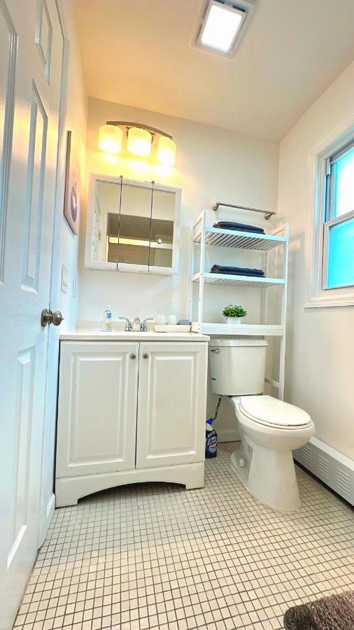 Spacious Modern 3BR2BA Free Parking Near NYC - 3