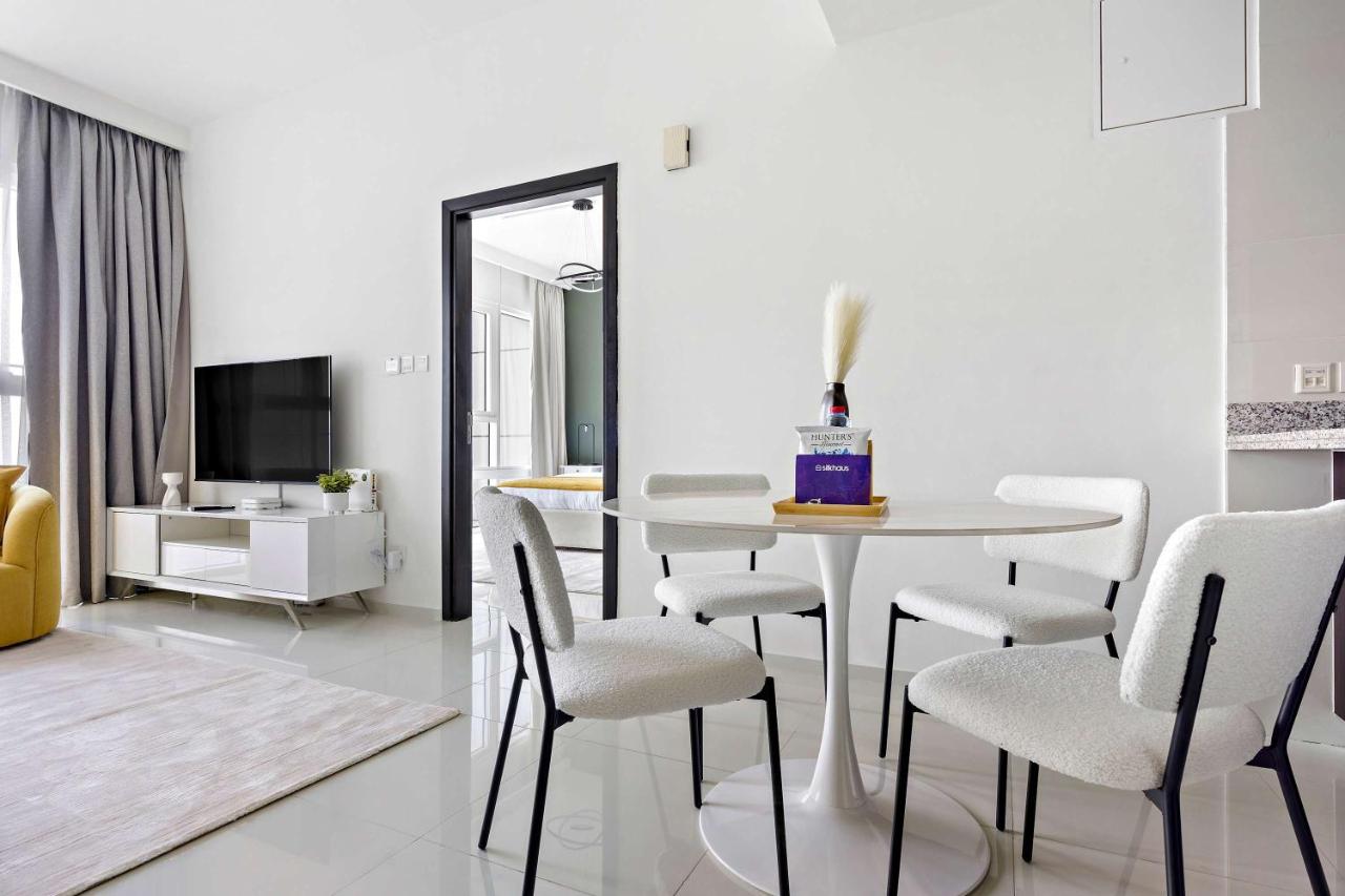 Silkhaus Vacation Homes 1BDR in Horizon Tower Near Al Fay Park - 3