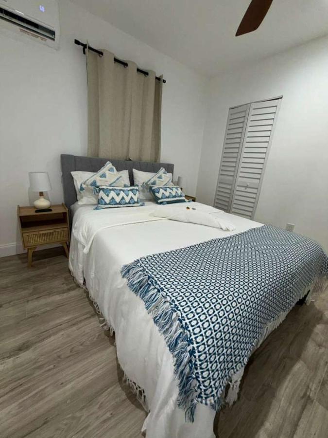 Spacious 3-Apartment House Near Miami Design District - Sleeps 10 - 5