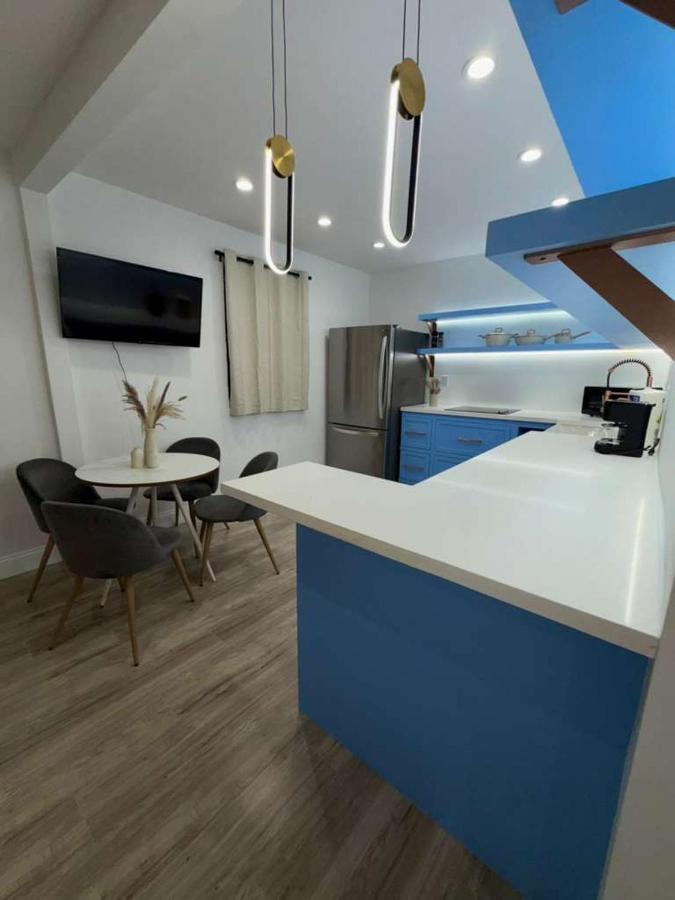 Spacious 3-Apartment House Near Miami Design District - Sleeps 10 - 3