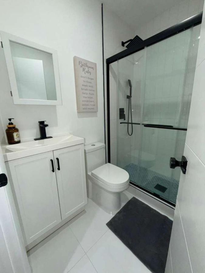 Spacious 3-Apartment House Near Miami Design District - Sleeps 10 - 4